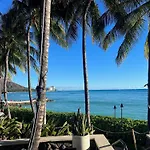 Waikiki Banyan Ohana Suite