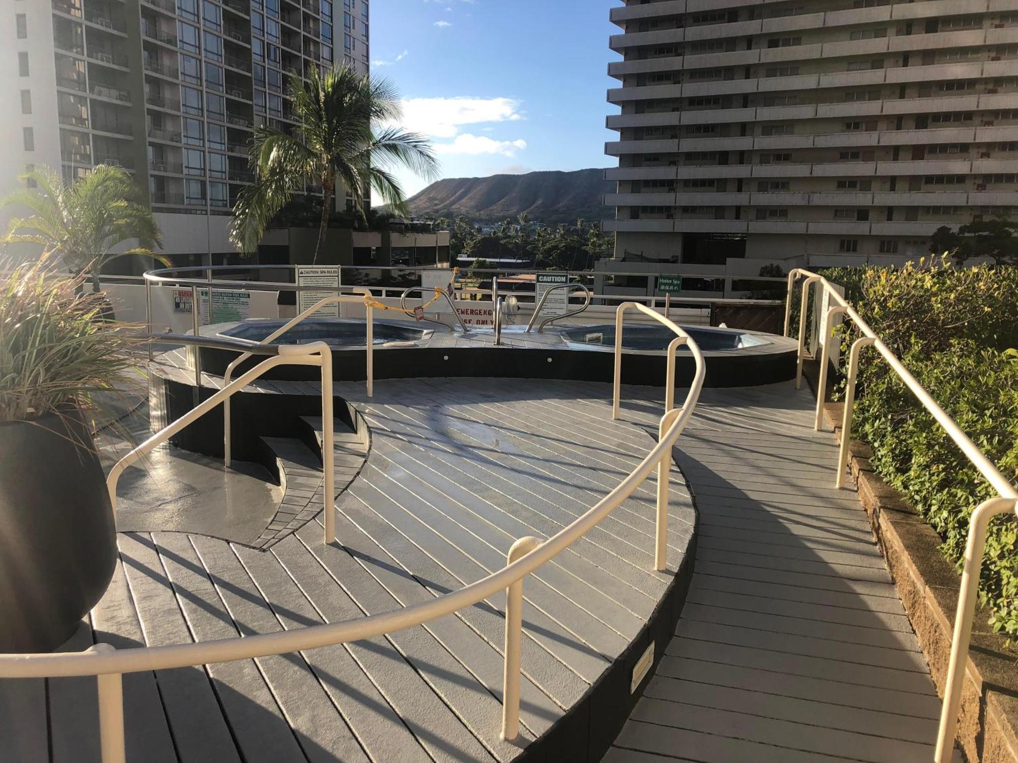 Waikiki Banyan Ohana
